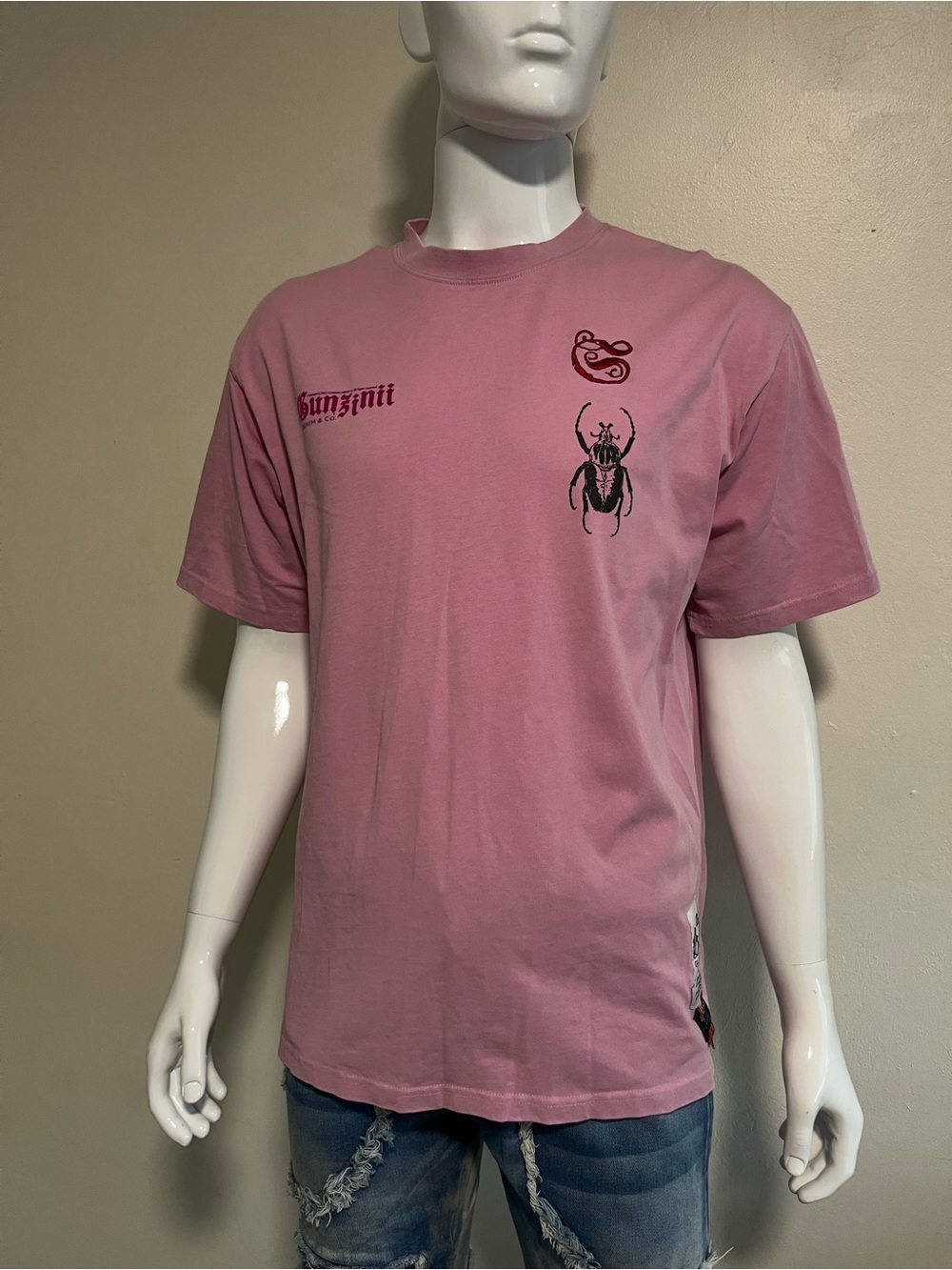 GUNZINII BUTTERFLY WING PINK TEE size M.